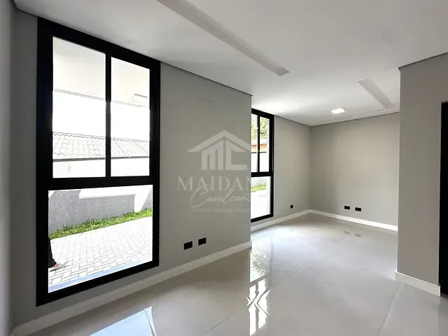 Sobrado com 130m² 3 quartos e 3 banheiros, à venda, no bairro Uberaba em Curitiba