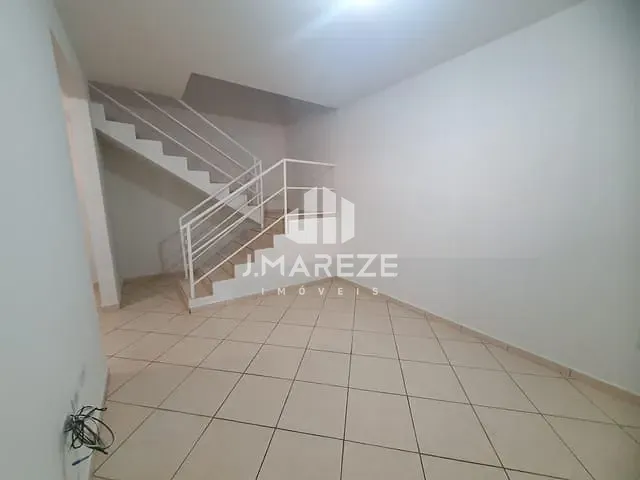 Sobrado com 172m² 2 quartos e 1 banheiro, à venda, no bairro Residencial Interlagos em Apucarana