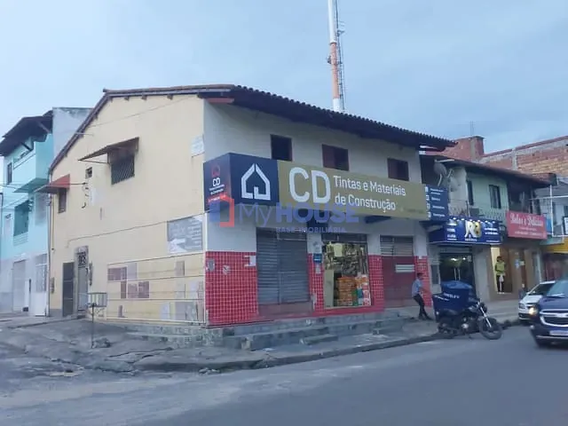 Sobrado 4 quartos e 3 banheiros, à venda, no bairro Nelson Costa em Ilhéus