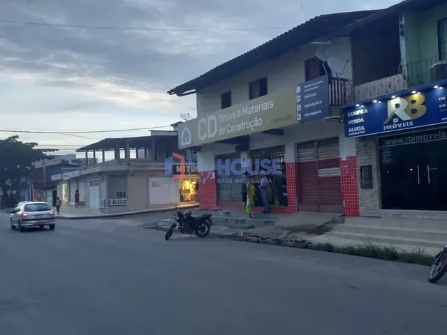 Sobrado 4 quartos e 3 banheiros, à venda, no bairro Nelson Costa em Ilhéus
