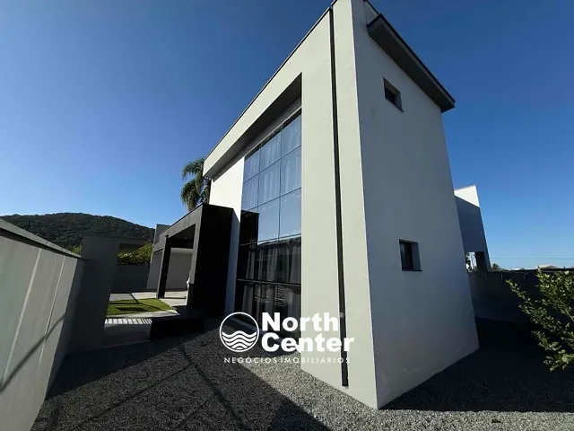 Sobrado com 576m² 6 quartos e 6 banheiros, à venda, no bairro Ubatuba  em São Francisco do Sul