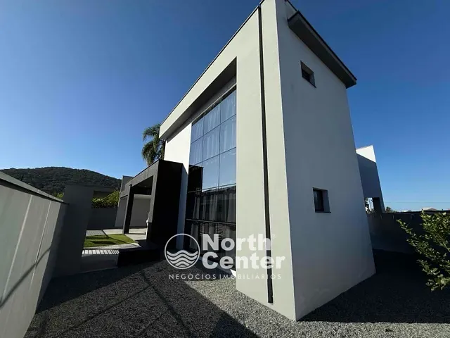 Sobrado com 576m² 6 quartos e 6 banheiros, à venda, no bairro Ubatuba  em São Francisco do Sul