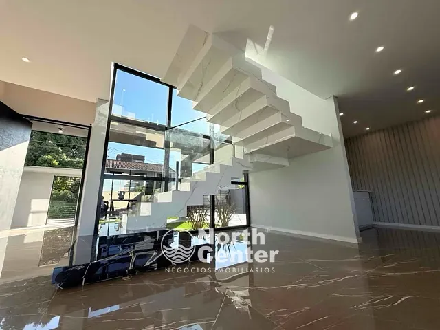 Sobrado com 576m² 6 quartos e 6 banheiros, à venda, no bairro Ubatuba  em São Francisco do Sul