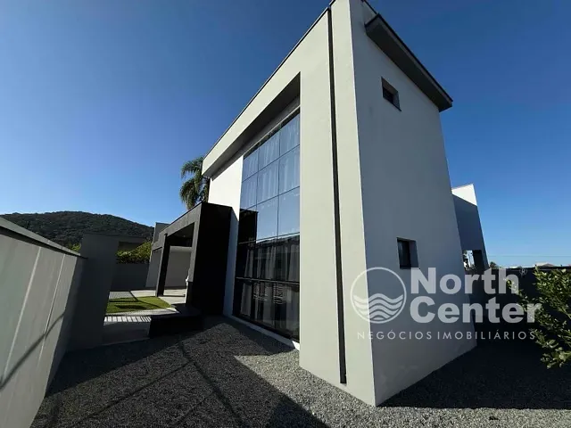 Sobrado com 576m² 6 quartos e 6 banheiros, à venda, no bairro Ubatuba  em São Francisco do Sul