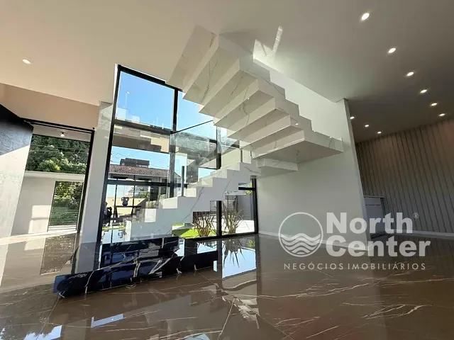 Sobrado com 576m² 6 quartos e 6 banheiros, à venda, no bairro Ubatuba  em São Francisco do Sul