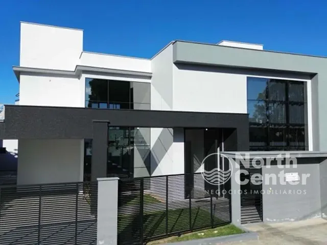 Sobrado com 576m² 6 quartos e 6 banheiros, à venda, no bairro Ubatuba  em São Francisco do Sul