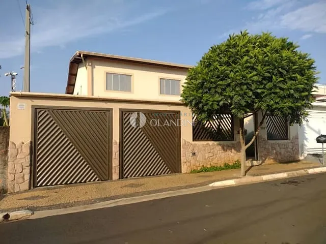 Sobrado com 520m² 4 quartos e 1 banheiro, à venda, no bairro Jardim Resek III em Artur Nogueira