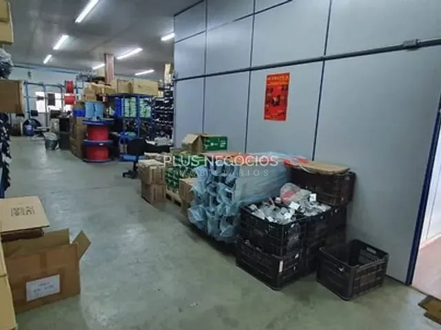 Sobrado com 250m² 1 quarto e 2 banheiros, à venda, no bairro Jardim Guarujá em Sorocaba