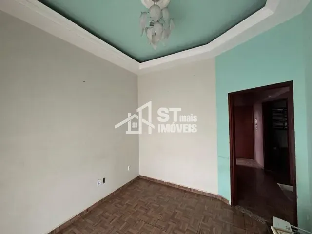 Sobrado com 160m² 3 quartos e 2 banheiros, à venda, no bairro Jardim Rio Negro em Andradas