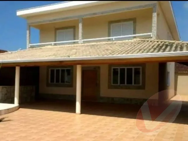 Sobrado com 240m² 5 quartos e 6 banheiros, à venda, no bairro Flórida em Praia Grande