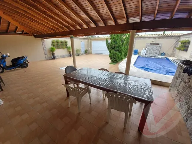Sobrado com 240m² 5 quartos e 6 banheiros, à venda, no bairro Flórida em Praia Grande