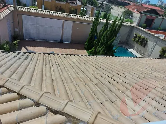 Sobrado com 240m² 5 quartos e 6 banheiros, à venda, no bairro Flórida em Praia Grande
