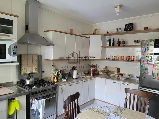 Sobrado com 400m² 4 quartos e 4 banheiros, à venda, no bairro Vila Oliveira em Mogi das Cruzes
