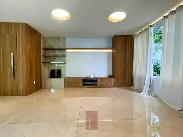 Sobrado com 284m² 4 quartos e 6 banheiros, à venda, no bairro Tremembé em São Paulo