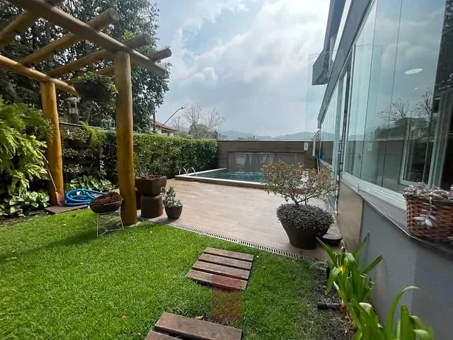 Sobrado com 284m² 4 quartos e 6 banheiros, à venda, no bairro Tremembé em São Paulo