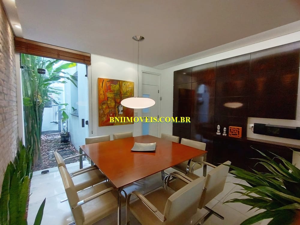 Casa, 4 quartos, 180 m² - Foto 1