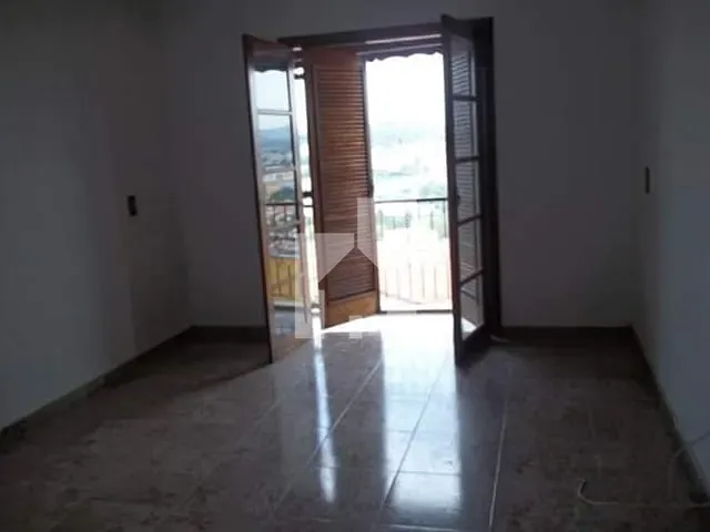 Sobrado com 219m² 3 quartos e 2 banheiros, à venda, no bairro Vila Olímpia em Campo Limpo Paulista