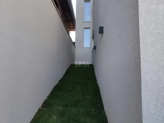 Sobrado com 200m² 3 quartos e 4 banheiros, à venda, no bairro FAG em Cascavel