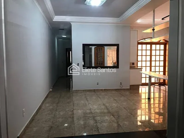 Sobrado com 180m² 2 quartos e 3 banheiros, à venda, no bairro Santa Cruz em Americana