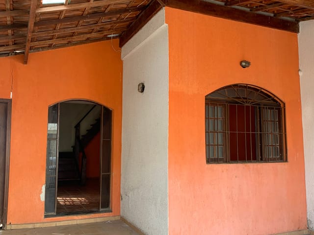 Sobrado com 150m² 3 quartos e 3 banheiros, à venda, no bairro Jardim Princesa em Pindamonhangaba