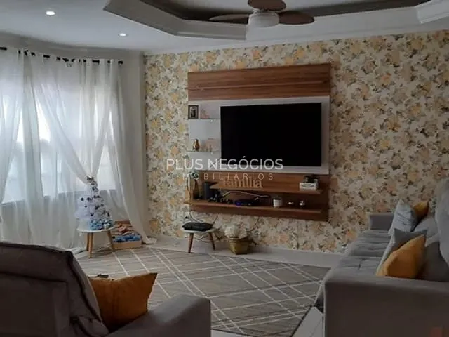 Sobrado com 240m² 3 quartos e 5 banheiros, à venda, no bairro Jardim Ana Maria em Sorocaba