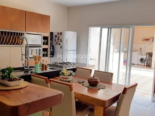 Sobrado com 240m² 3 quartos e 5 banheiros, à venda, no bairro Jardim Ana Maria em Sorocaba