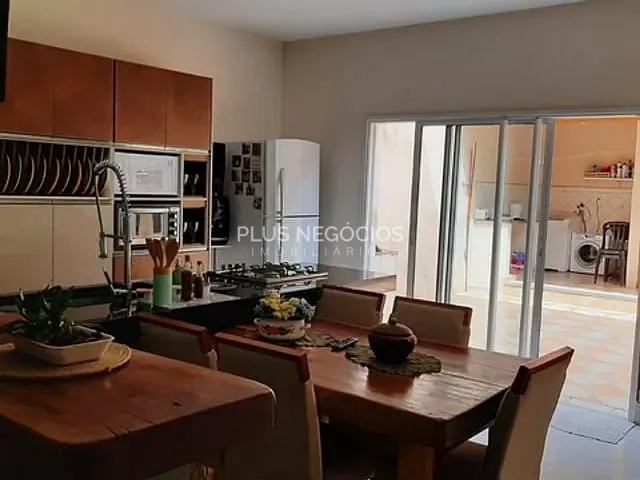 Sobrado com 240m² 3 quartos e 5 banheiros, à venda, no bairro Jardim Ana Maria em Sorocaba
