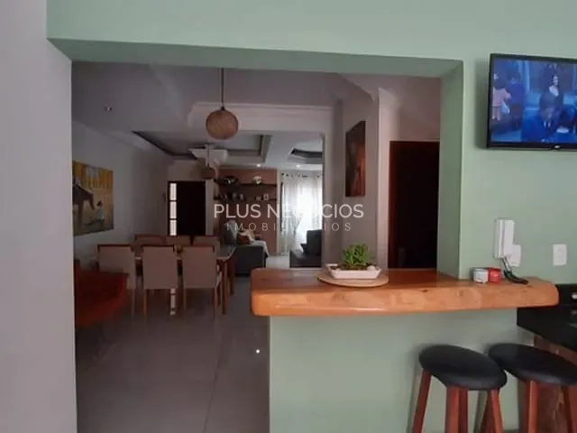 Sobrado com 240m² 3 quartos e 5 banheiros, à venda, no bairro Jardim Ana Maria em Sorocaba