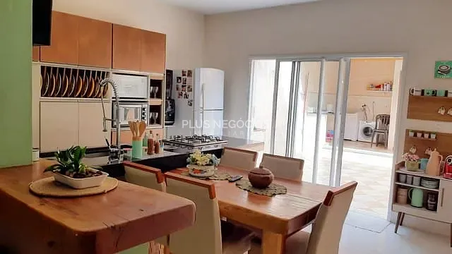 Sobrado, 3 quartos, 240 m² - Foto 1