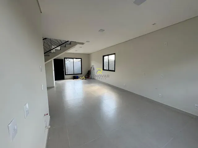Sobrado com 160m² 3 quartos e 3 banheiros, à venda, no bairro Boqueirão em Guarapuava