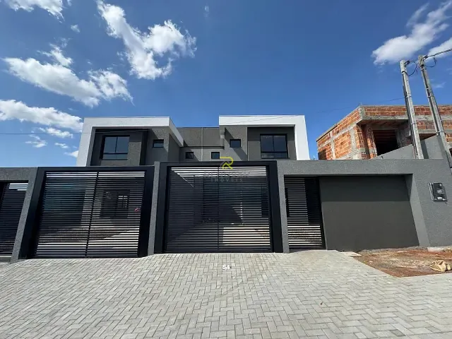 Sobrado com 160m² 3 quartos e 3 banheiros, à venda, no bairro Boqueirão em Guarapuava