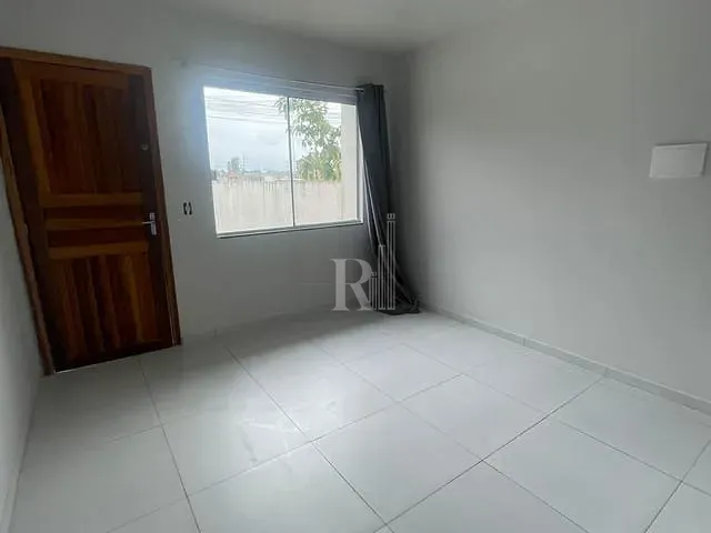Sobrado 2 quartos e 2 banheiros, à venda ou para alugar, no bairro Areias em Tijucas