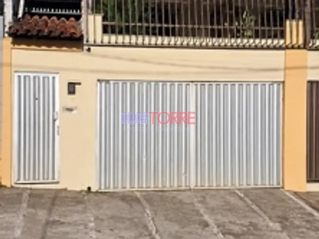 Sobrado com 210m² 3 quartos e 4 banheiros, à venda ou para alugar, no bairro Boa Vista em Ilhéus