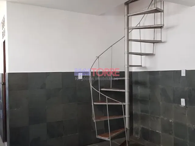 Sobrado com 210m² 3 quartos e 4 banheiros, à venda ou para alugar, no bairro Boa Vista em Ilhéus