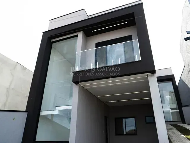 Sobrado com 122m² 3 quartos e 2 banheiros, à venda, no bairro Xaxim em Curitiba
