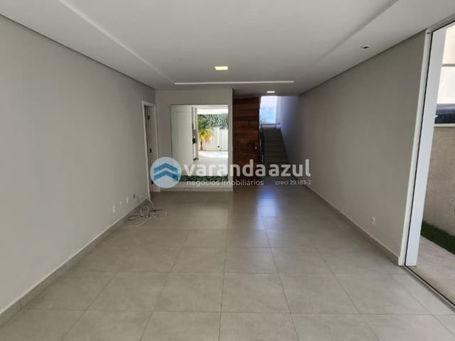 Sobrado 3 quartos e 4 banheiros, para alugar, no bairro Fazenda Rodeio em Mogi das Cruzes