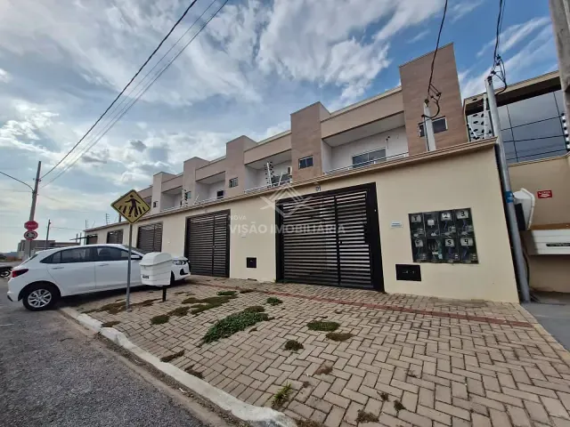 Sobrado 2 quartos e 2 banheiros, para alugar, no bairro Residencial Paris em Sinop