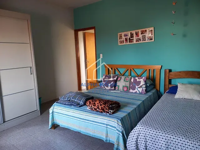 Sobrado com 175m² 3 quartos e 3 banheiros, à venda, no bairro Jardim Rosely em Pindamonhangaba