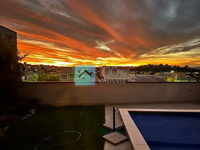 Sobrado com 335m² 4 quartos e 4 banheiros, à venda, no bairro Urbanova em São José dos Campos