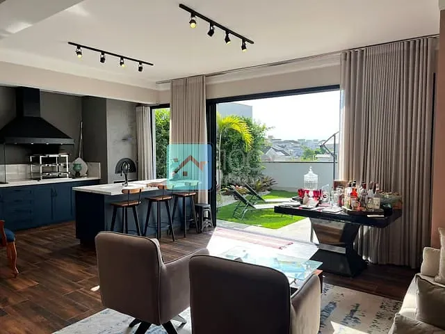 Sobrado com 335m² 4 quartos e 4 banheiros, à venda, no bairro Urbanova em São José dos Campos