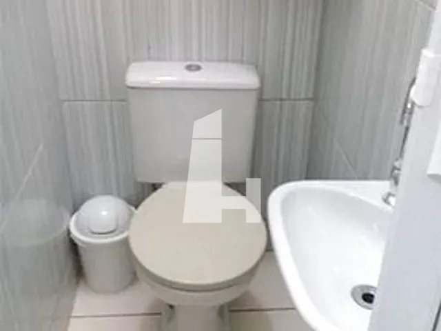 Sobrado com 295m² 4 quartos e 3 banheiros, à venda ou para alugar, no bairro Camargos em Guarulhos