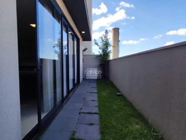 Sobrado com 200m² 3 quartos e 4 banheiros, à venda, no bairro FAG em Cascavel