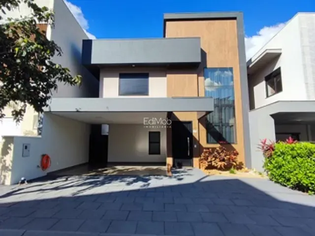Sobrado com 200m² 3 quartos e 4 banheiros, à venda, no bairro FAG em Cascavel