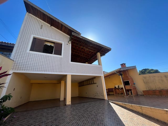 Sobrado com 253m² 3 quartos e 2 banheiros, à venda, no bairro Jardim Lisa em Campinas