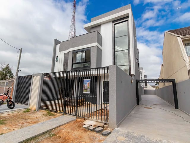 Sobrado com 152m² 3 quartos e 3 banheiros, à venda, no bairro Vista Alegre em Curitiba