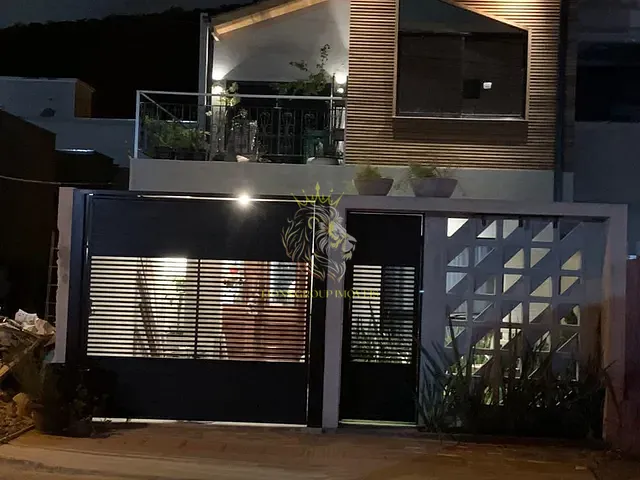 Sobrado 3 quartos e 3 banheiros, à venda, no bairro São Francisco de Assis em Camboriú