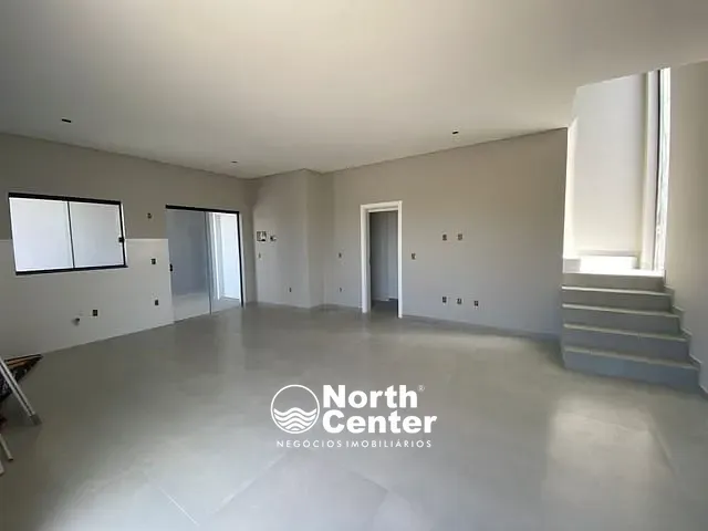 Sobrado com 141m² 3 quartos e 3 banheiros, à venda, no bairro Salinas em Balneário Barra do Sul