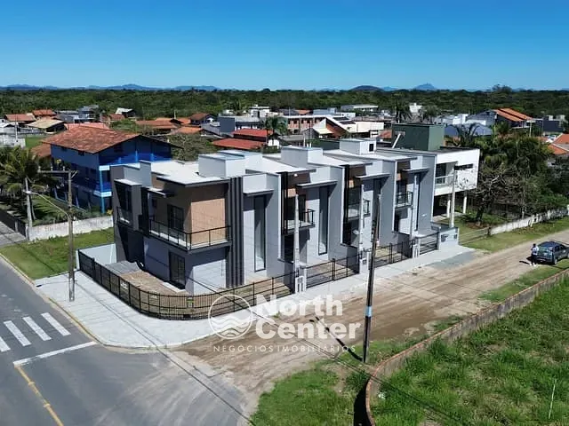 Sobrado com 141m² 3 quartos e 3 banheiros, à venda, no bairro Salinas em Balneário Barra do Sul