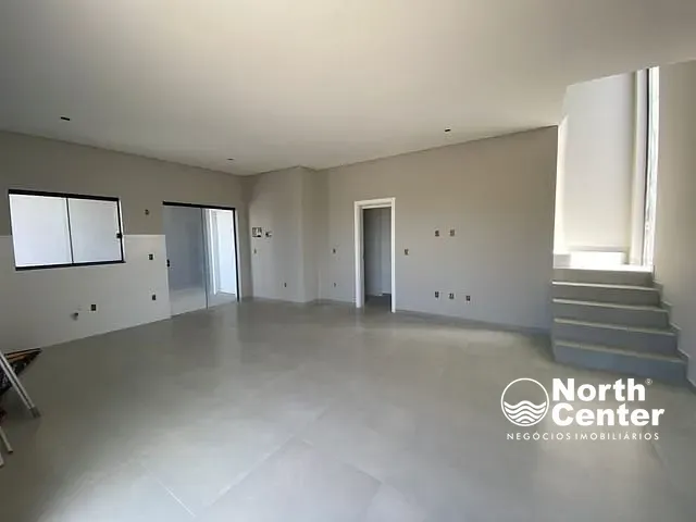 Sobrado com 141m² 3 quartos e 3 banheiros, à venda, no bairro Salinas em Balneário Barra do Sul