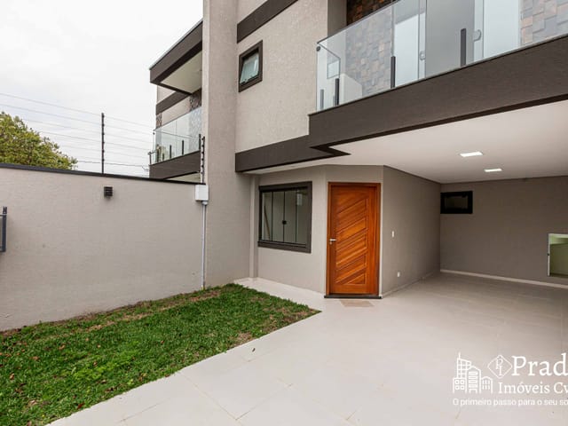 Sobrado 3 quartos e 2 banheiros, à venda, no bairro Cajuru em Curitiba